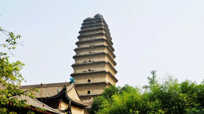 Xi' an: Long history and glamorous culture