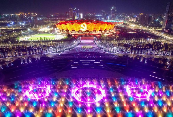 Xi'an Olympic Sports Center stages water, light shows