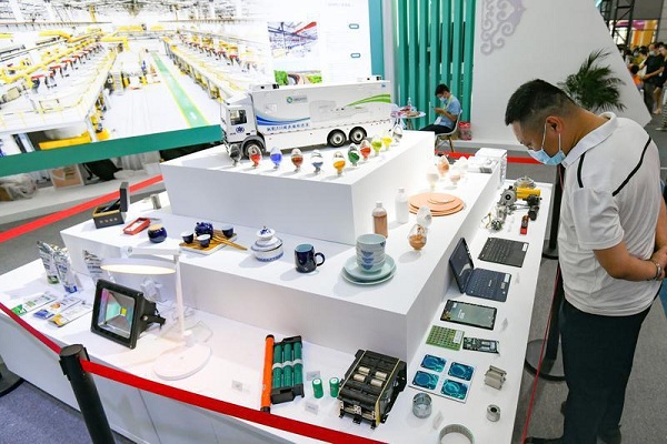 Silk Road expo gathers competitive industries across country