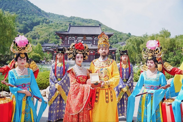 Huaqing Palace launches litchi cultural festival