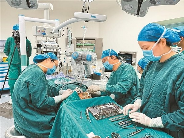 Robotic innovation reshapes oral surgery in Xi'an