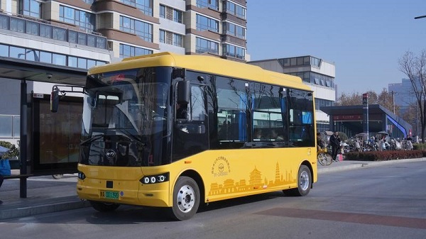 Xi'an introduces mini buses to enhance urban mobility