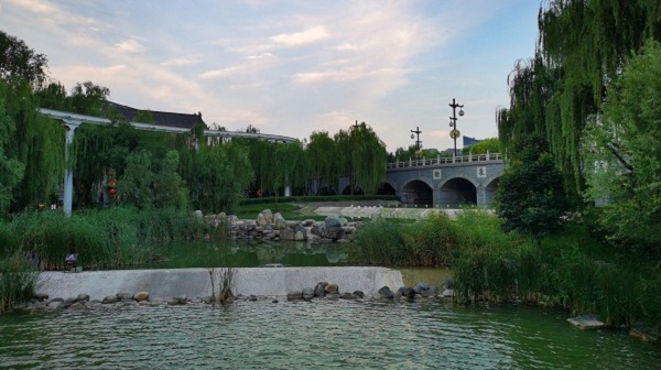 Qujiang Lake Heritage Park a great place to cool off in summer 