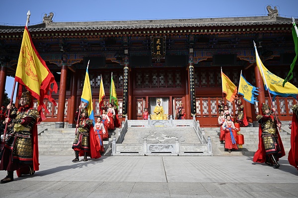 Huaqing Palace sparks travel frenzy during Spring Festival holiday